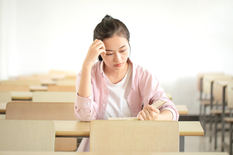 2025年女生入学四川省宜宾市工业职业技术学校，选择哪些专业最具优势？